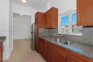 1013 1013 SW 1013 7th Street 1 - Photo 1 of 1
