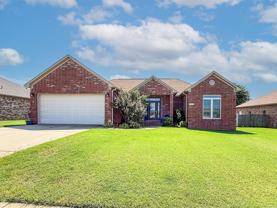 2424 Palisade Dr - Photo 1 of 1