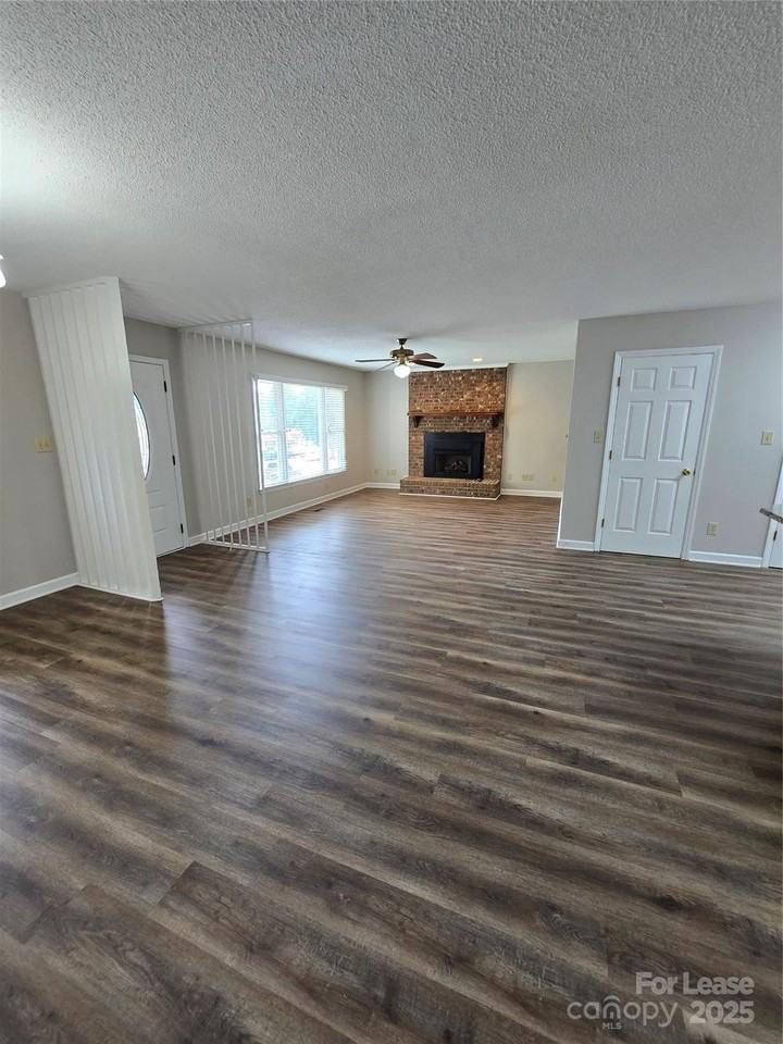 21203 Pine Ridge Dr - Photo 3 of 14