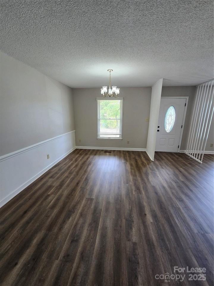 21203 Pine Ridge Dr - Photo 6 of 14