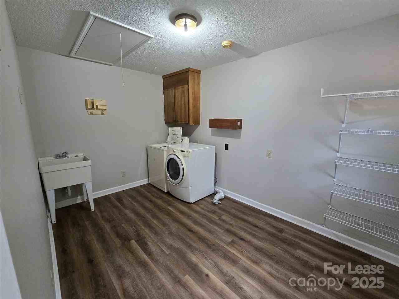 21203 Pine Ridge Dr - Photo 7 of 14