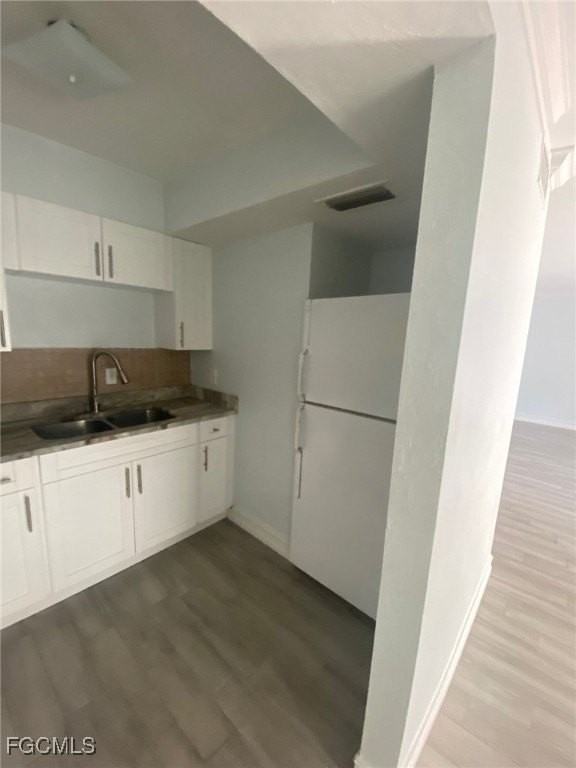 1830 Maravilla Ave Apt 709 #709 - Photo 4 of 7