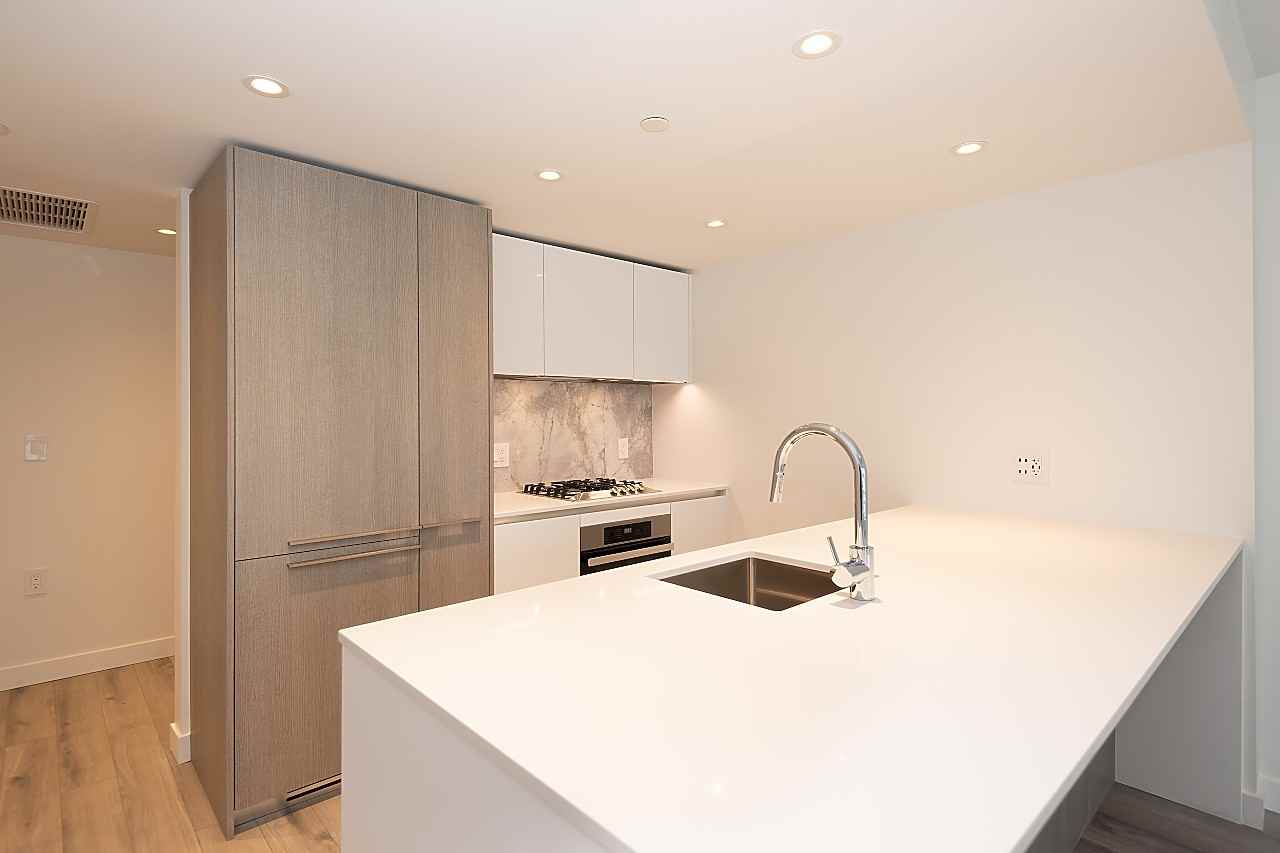 1107 Richards Street - Photo 4