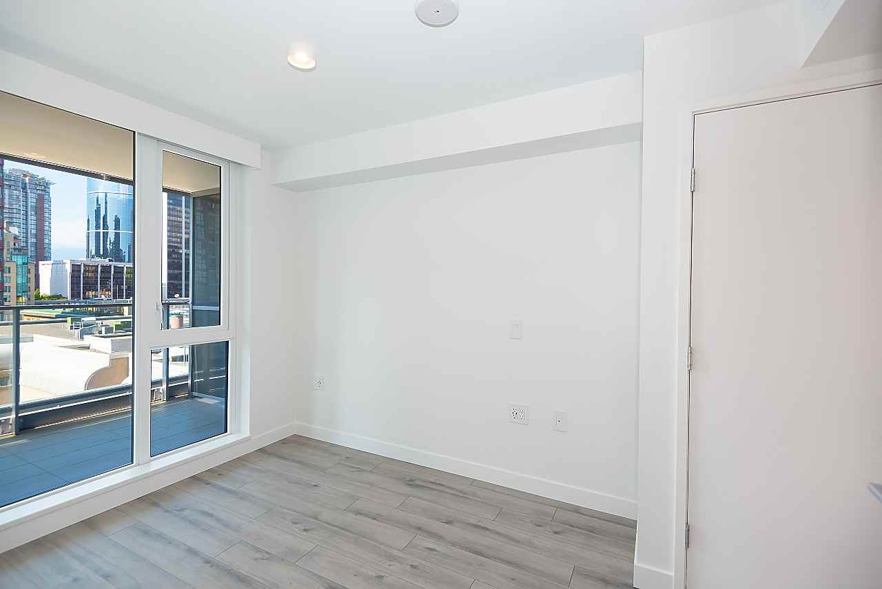 1107 Richards Street - Photo 6