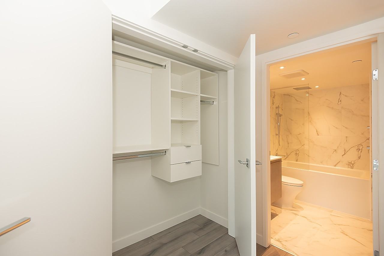 1107 Richards Street - Photo 8