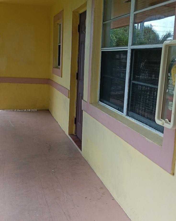 1826 Cleveland St #6 - Photo 2 of 21