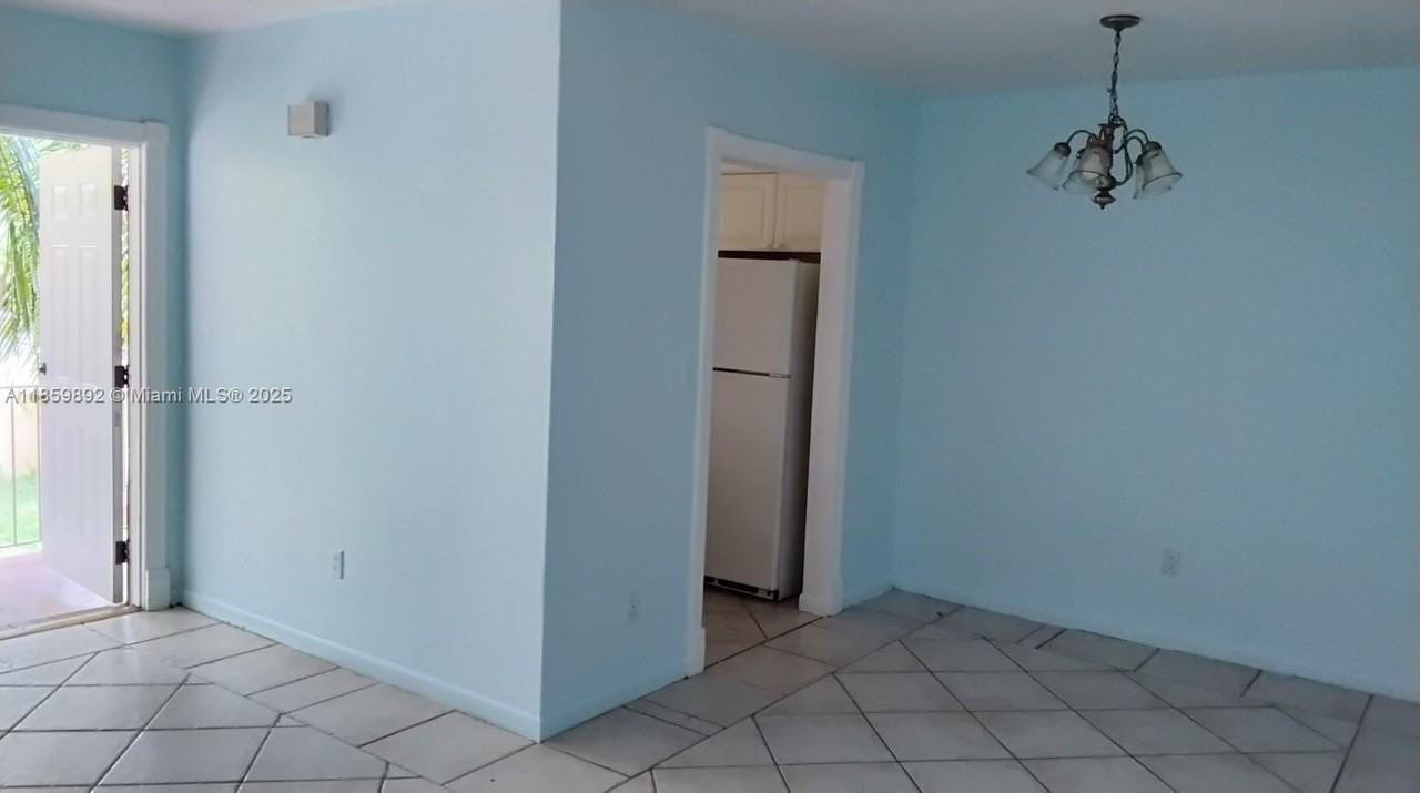 1826 Cleveland St #6 - Photo 5 of 21