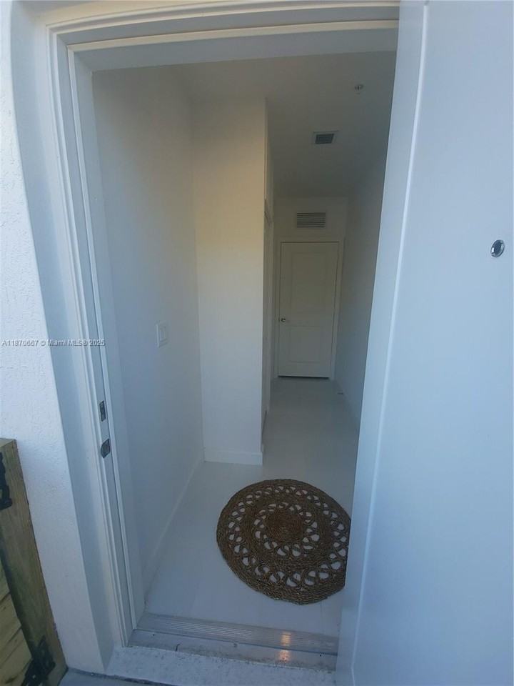 24600 Sw 129th Ave #9 - Photo 2 of 11