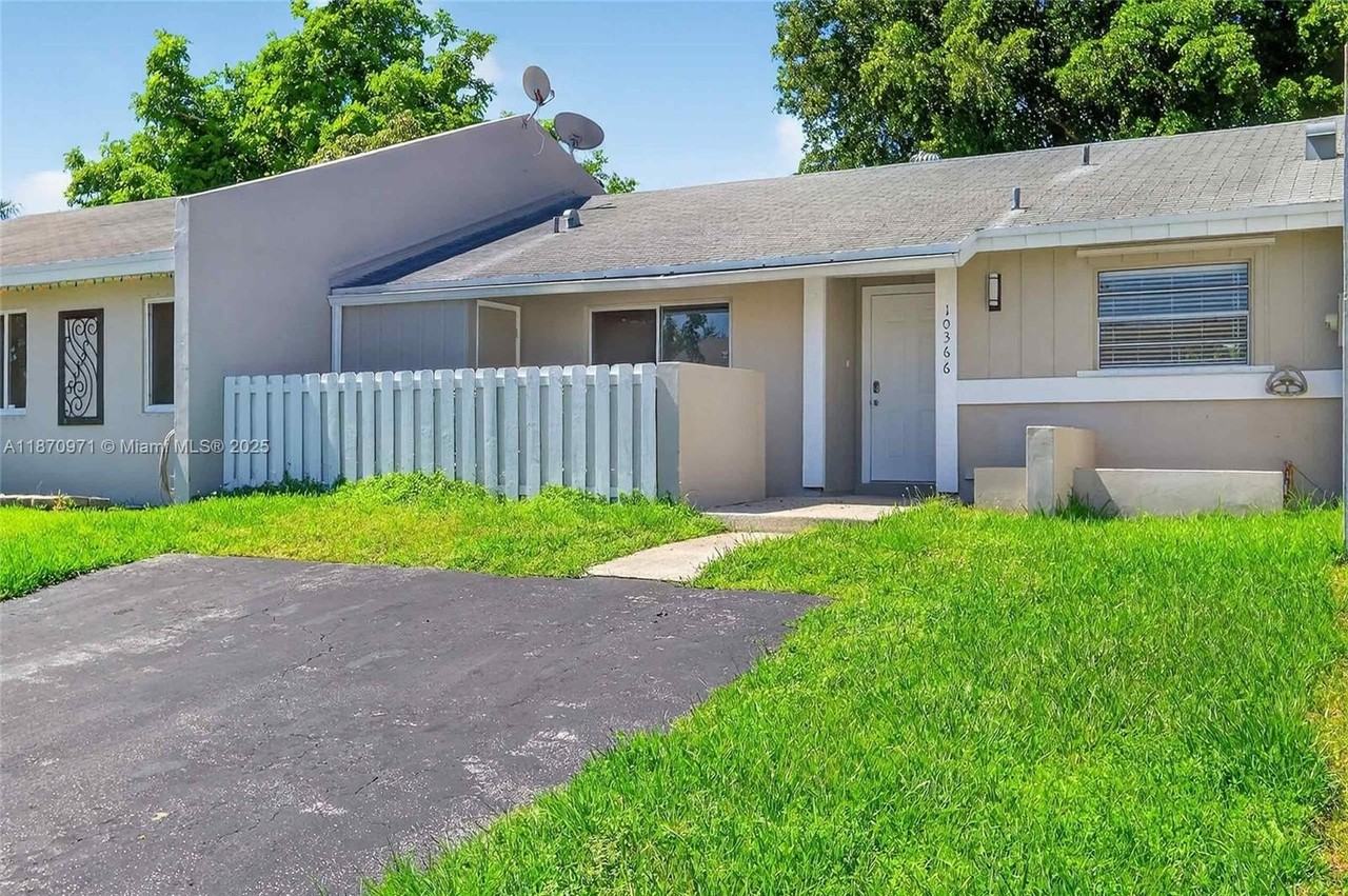 10366 Southwest 208th Lane