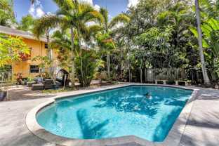 305 Sw 11th Ct #1-2 - Photo 1 of 1