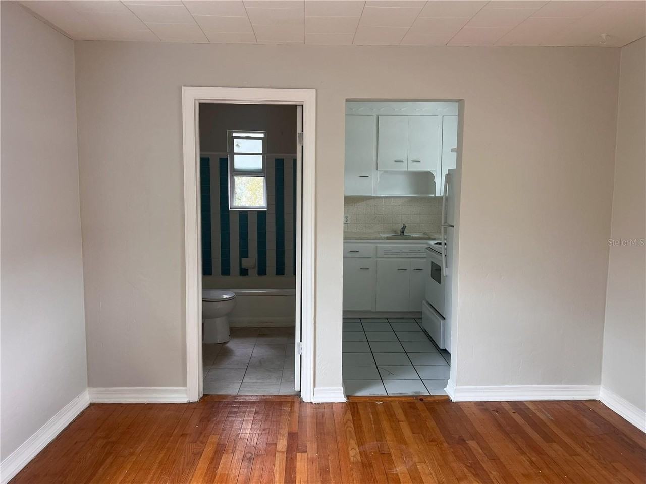 301 24th Avenue North #B - Photo 4 of 8