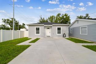 6819 N Sterling Ave - Photo 1 of 1