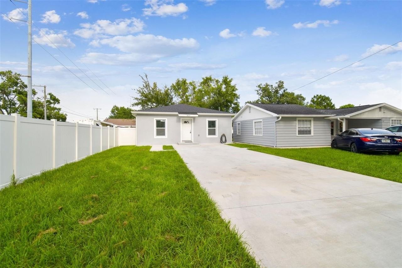 6819 N Sterling Ave - Photo 2 of 19