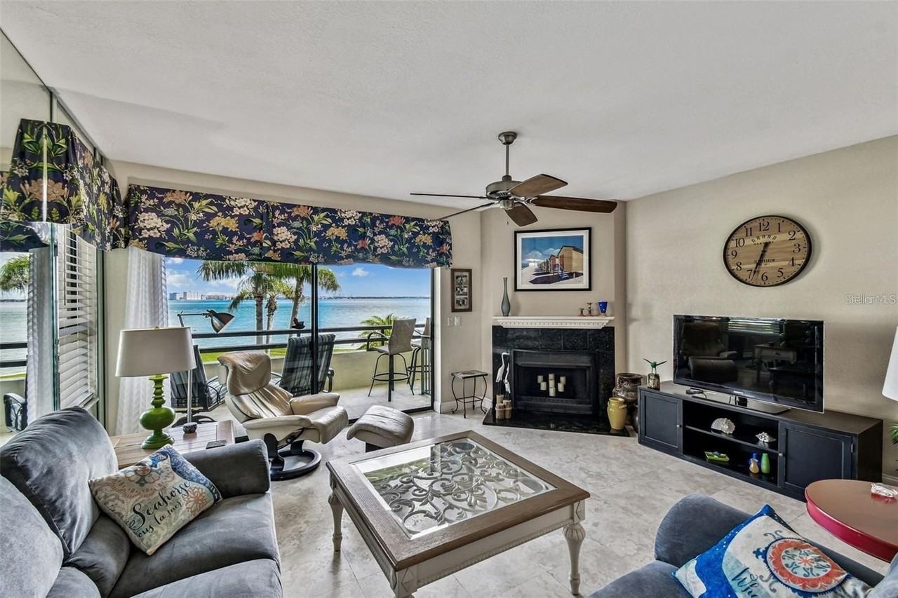 127 1st St E #103 - Photo 4 of 34