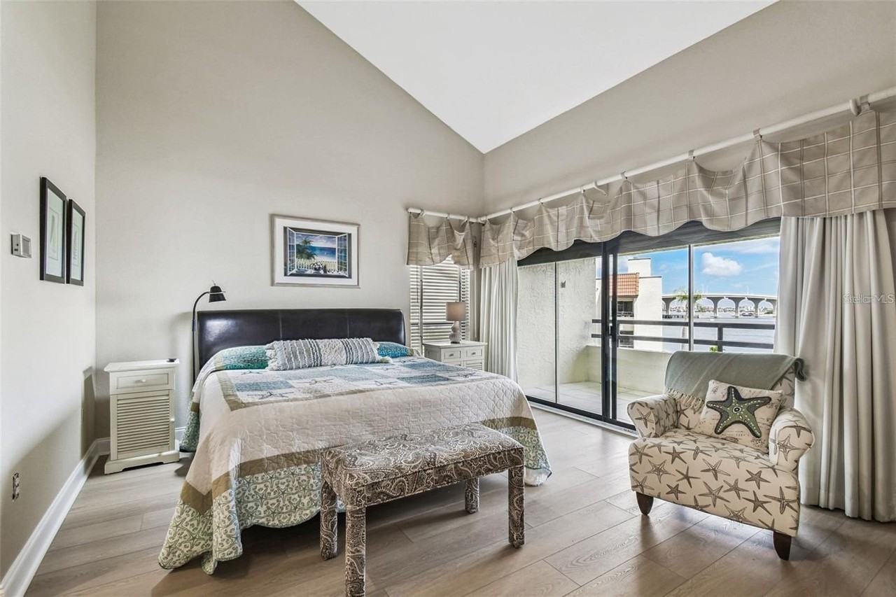 127 1st St E #103 - Photo 7 of 34