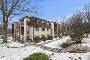 featured image of 7 Greenbriar Dr #304