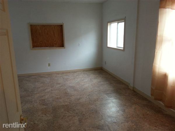 505 Birdsell St - Photo 3 of 6