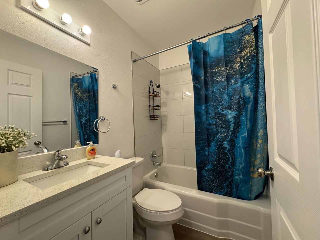 E Valencia St - Photo 4 of 10