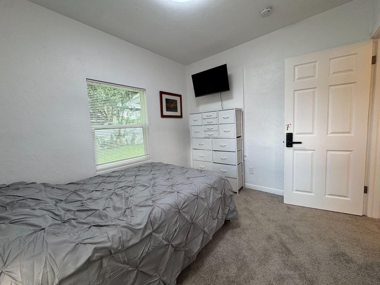 E Valencia St - Photo 7 of 10