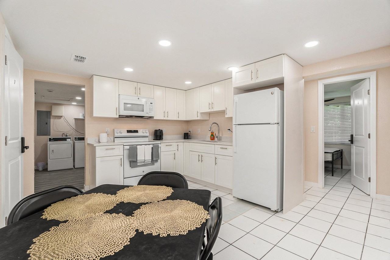 Berlin Dr - Photo 4 of 17