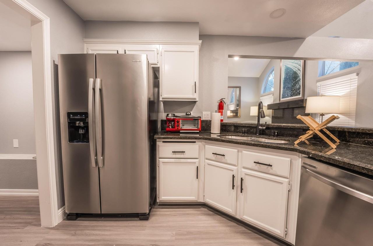 Shoreheight St - Photo 2 of 3