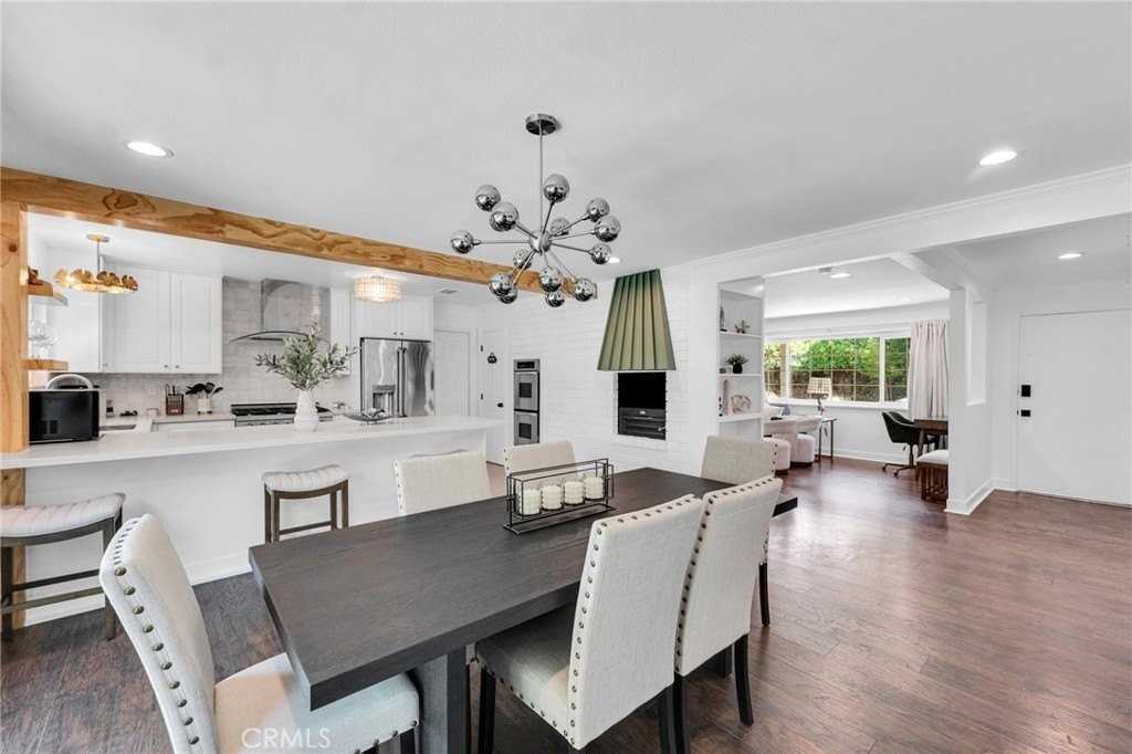 109 Triangle St - Photo 6 of 32