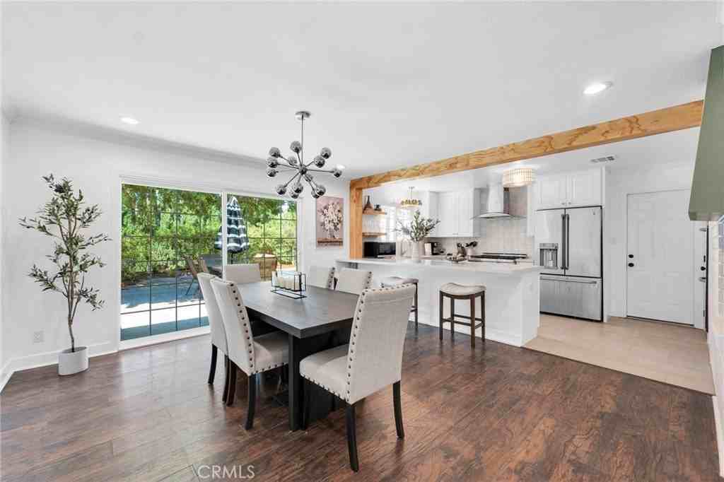 109 Triangle St - Photo 7 of 32