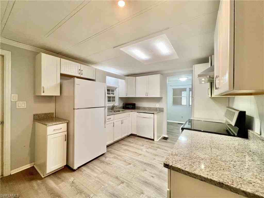 13 Cannes Drive - Photo 5 of 50