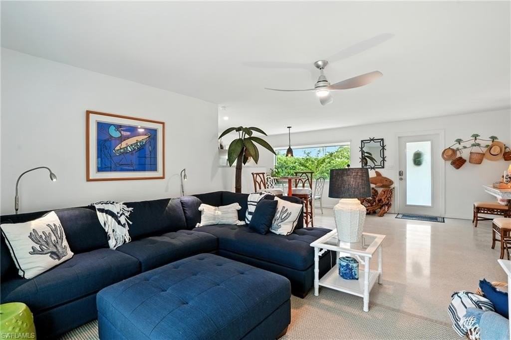 578 14th St N - Photo 4 of 28