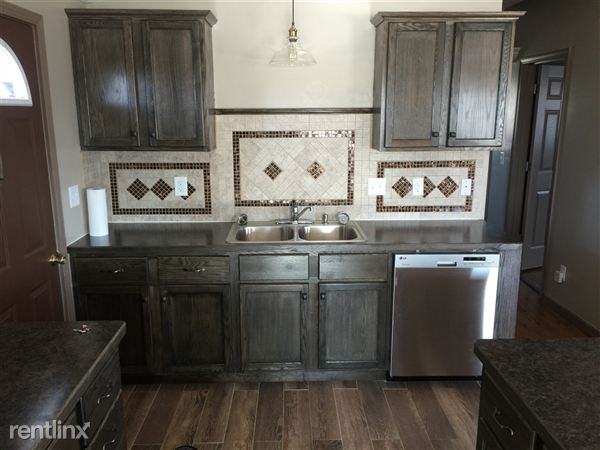 426 North Steer St - Photo 2 of 10