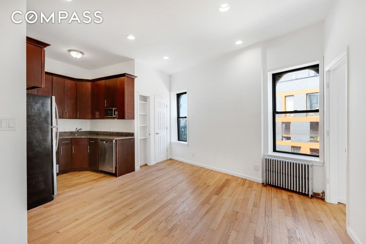 538 Graham Avenue #4R - Photo 2 of 9