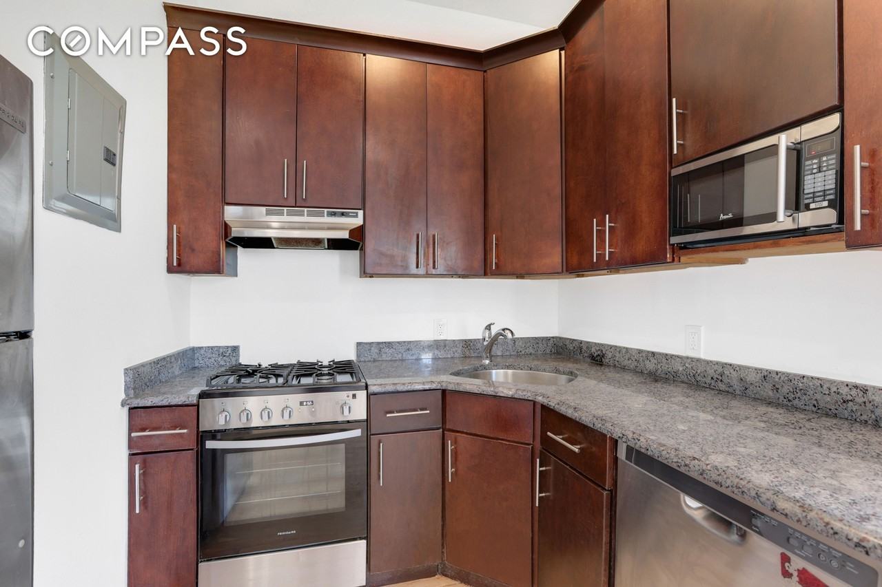 538 Graham Avenue #4R - Photo 3 of 9