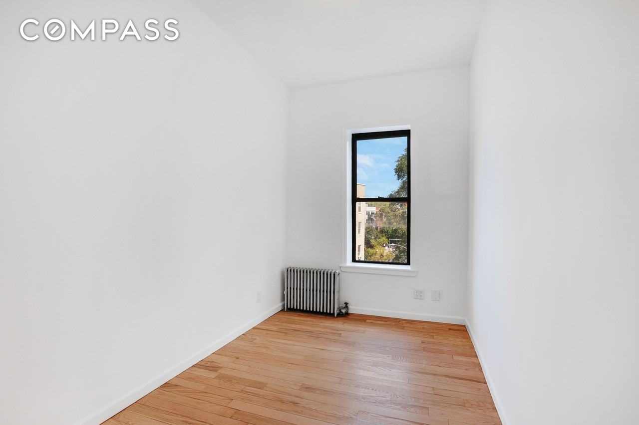 538 Graham Avenue #4R - Photo 5 of 9