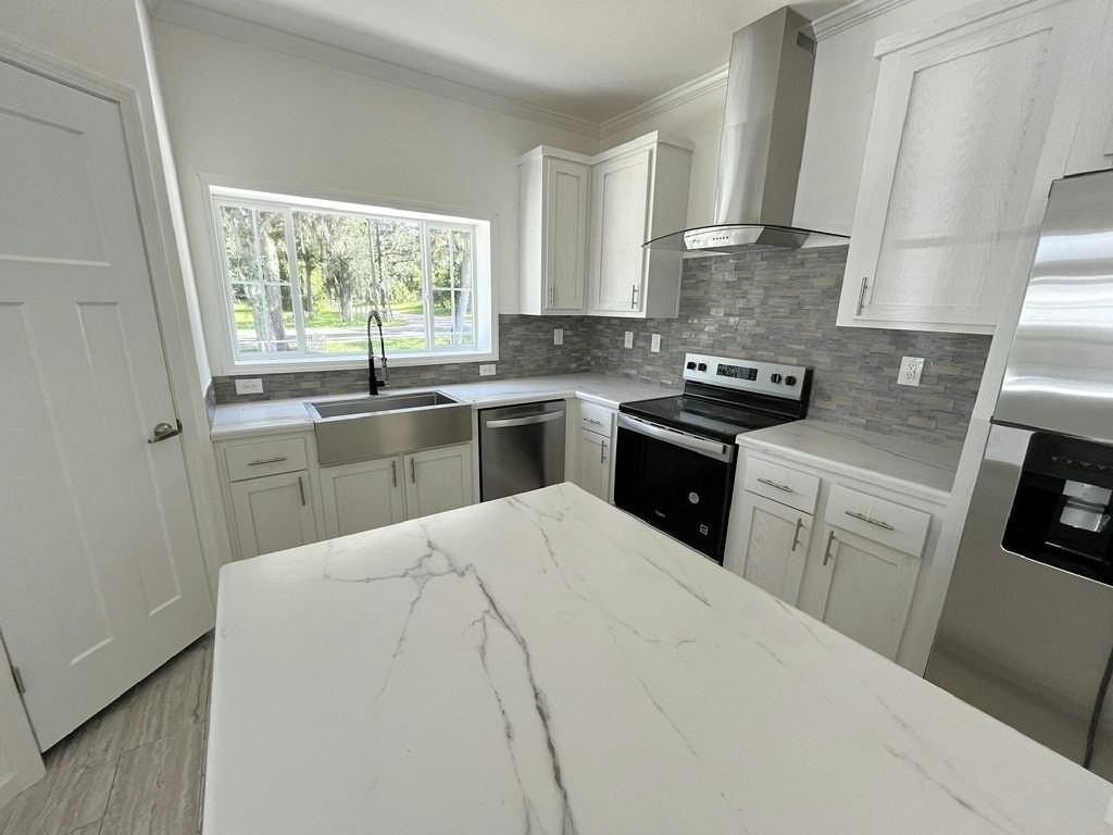 5644 Woodford St #5644E - Photo 2 of 15