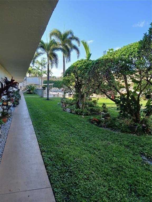 2525 Hollywood Blvd #115 - Photo 2 of 14