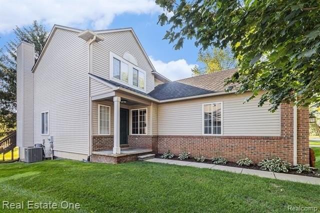 2471 Woodcliff Trl - Photo 3 of 29