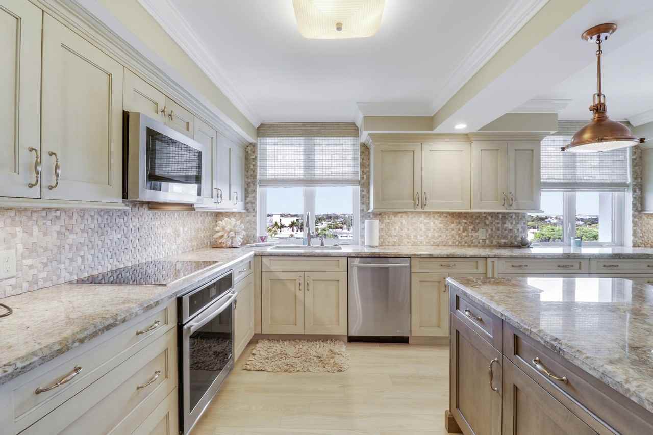 375 Beach Rd #803 - Photo 3 of 43