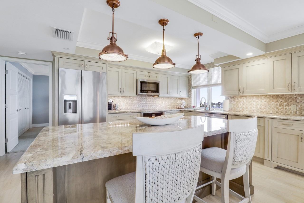 375 Beach Rd #803 - Photo 5 of 43