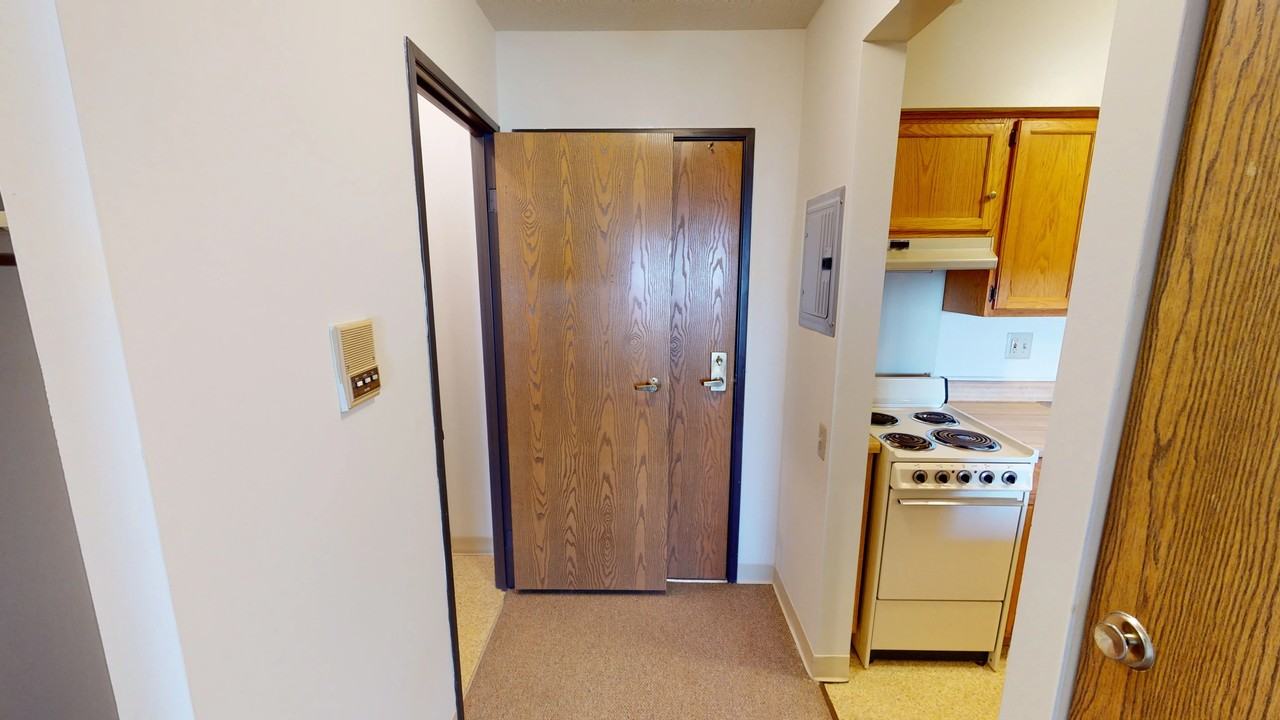 Ukrainian Village - Photo 5 of 40