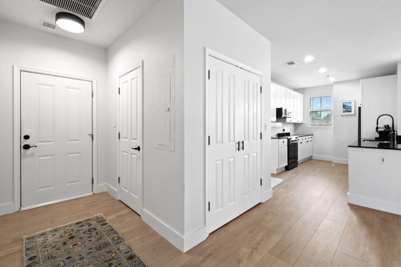 3940 N Flagler Dr #206 - Photo 3 of 32