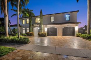 832 Sw 34th Ave - Photo 1 of 1
