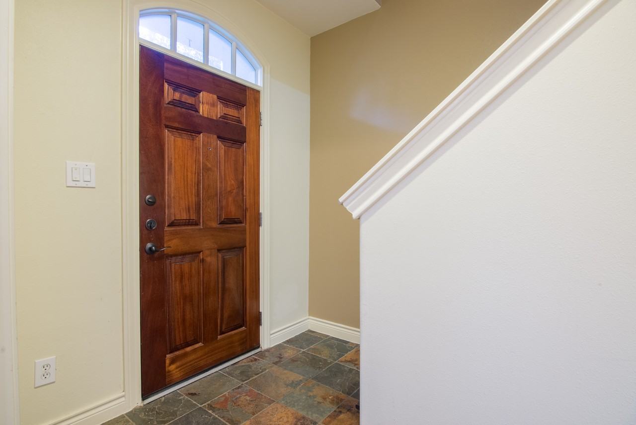 1715 Spring St - Photo 4 of 27