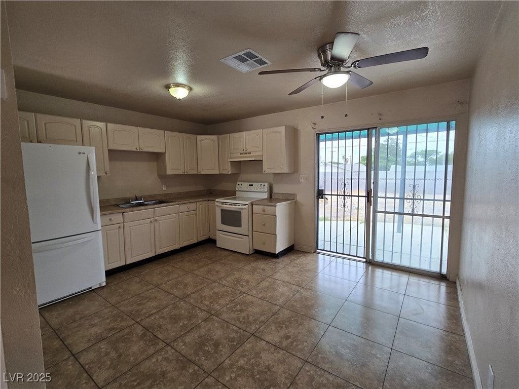 800 North Jones Boulevard - Photo 3 of 24