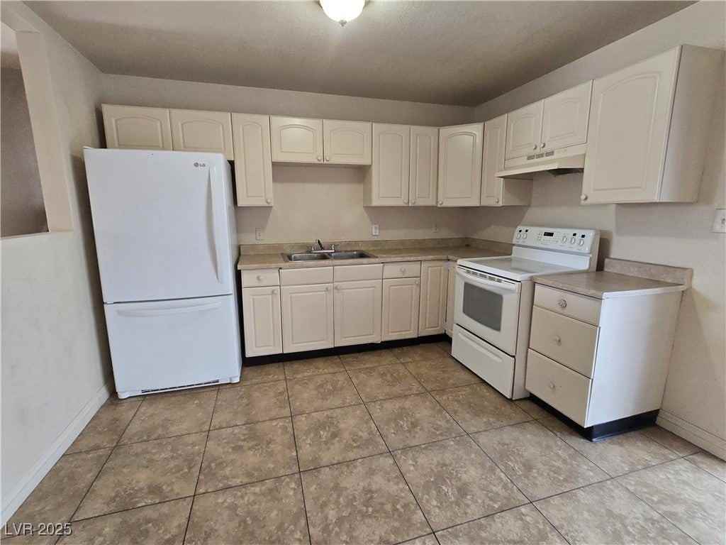 800 North Jones Boulevard - Photo 5 of 24