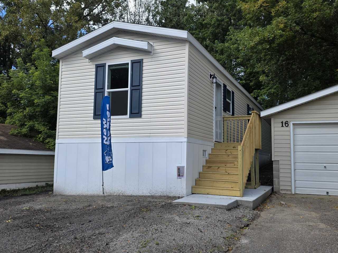 16 Thomas Ln #431 - Photo 5 of 19