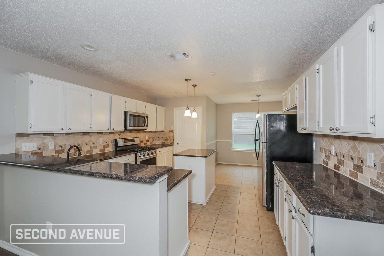 7610 Dartmouth Dr - Photo 3 of 26