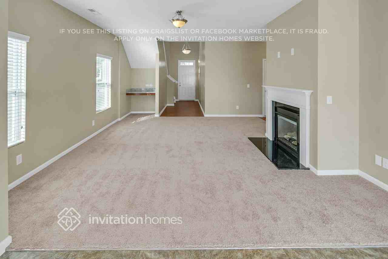 13737 Porter Creek Rd - Photo 2 of 26