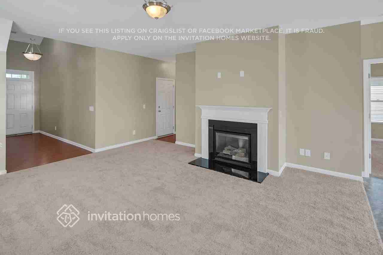 13737 Porter Creek Rd - Photo 3 of 26
