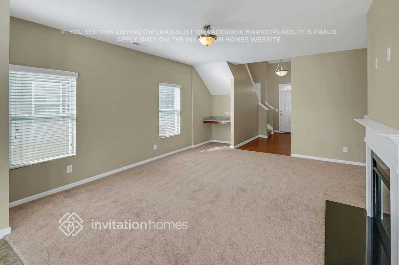 13737 Porter Creek Rd - Photo 4 of 26