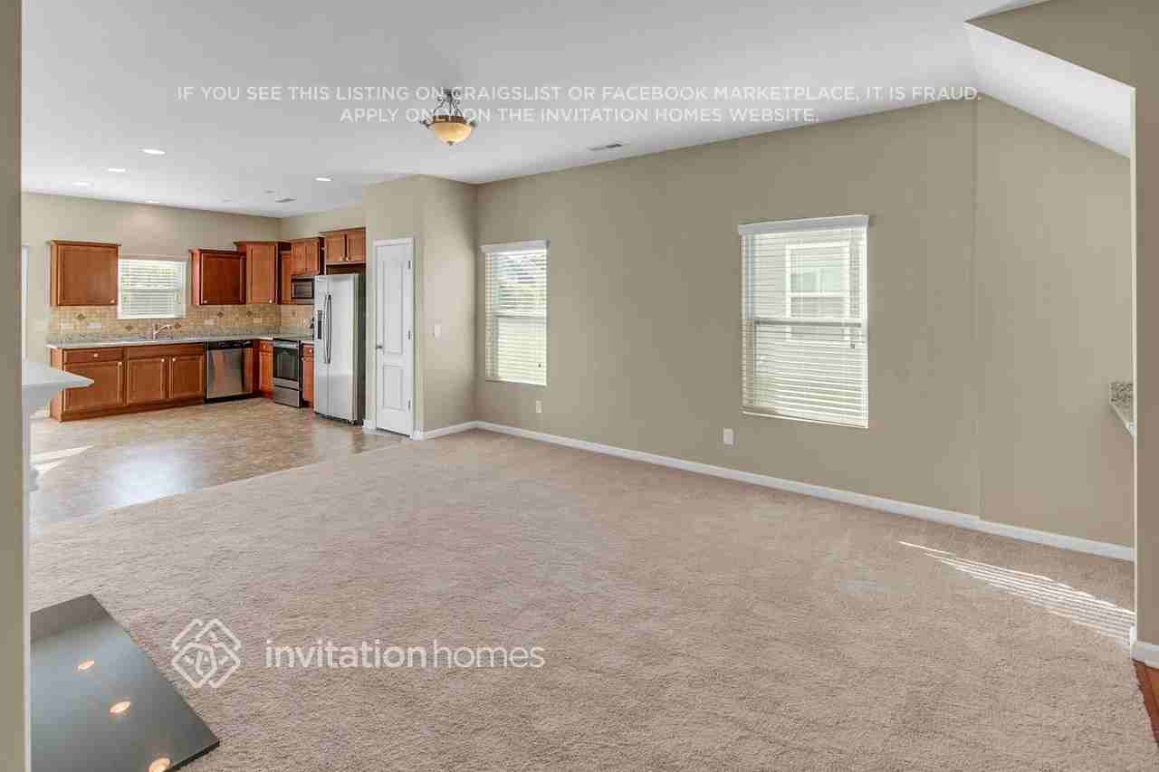 13737 Porter Creek Rd - Photo 7 of 26